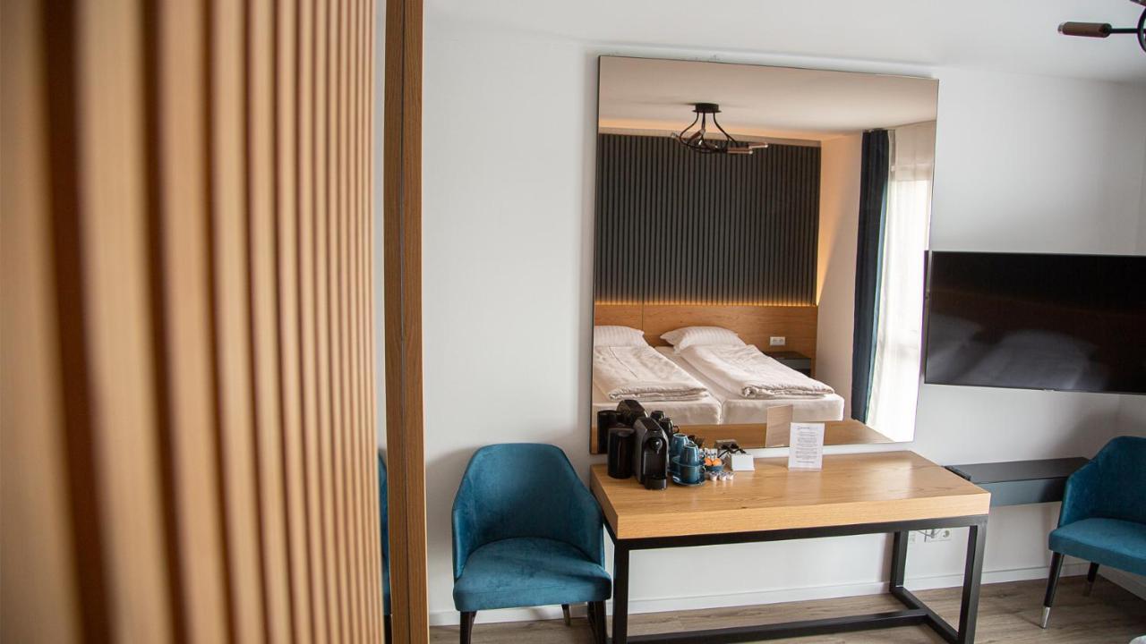 Rheinapart Hotel Und Boardinghouse Bornheim  Esterno foto