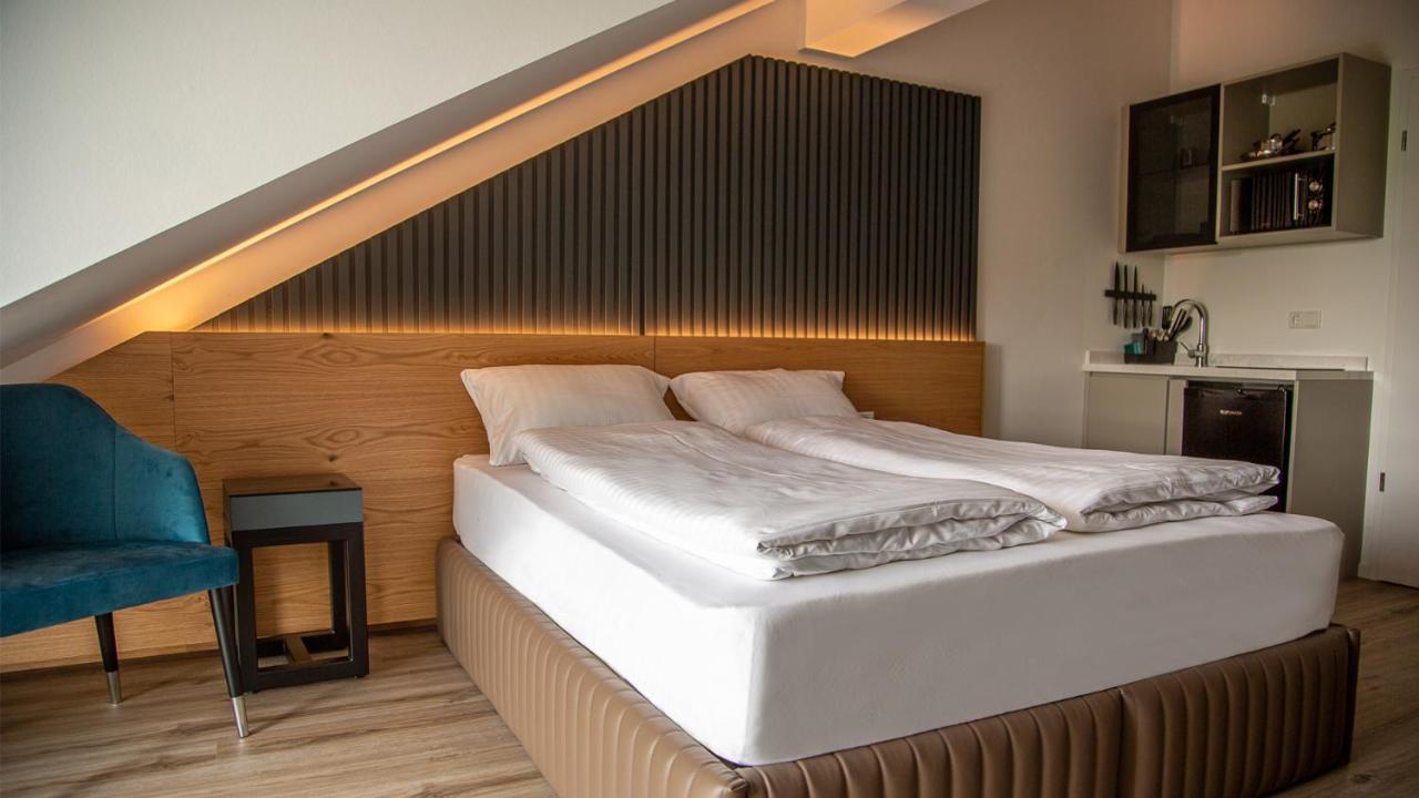 Rheinapart Hotel Und Boardinghouse Bornheim  Esterno foto